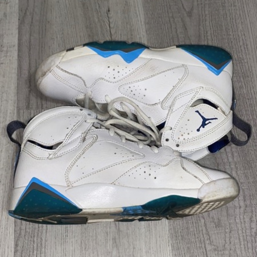Authentic Used Condition Boys Retro 6 Jordans
